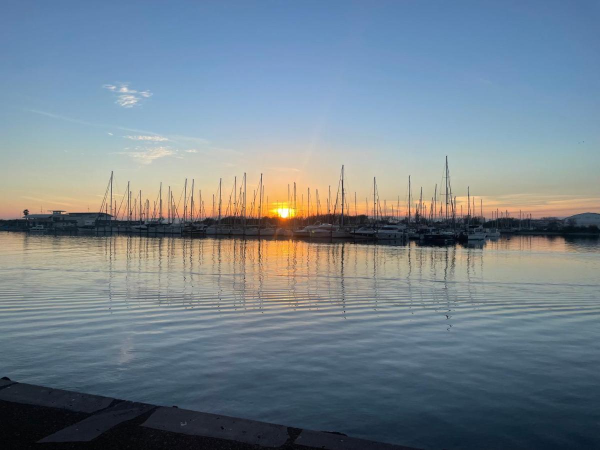 Studio - Les Pieds Dans L'Eau Agreable En Toutes Saisons 4 Couchages - Climatisation - Parking Prive - Piscine Sur Mer - Vue Magnifique Et Rare - Situation Optimum - Les Argonautes - Ile Des Pecheurs - Cap D'Агде Екстериор снимка